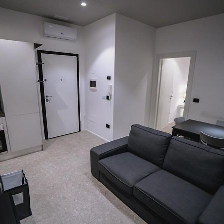 De Luca 6 Apartments Salerno Eksteriør billede