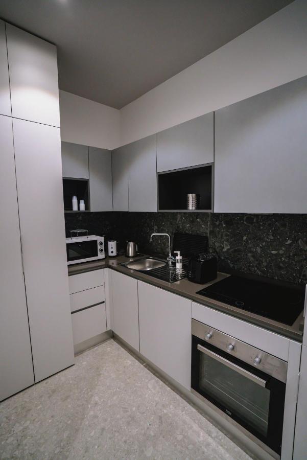 De Luca 6 Apartments Salerno Eksteriør billede