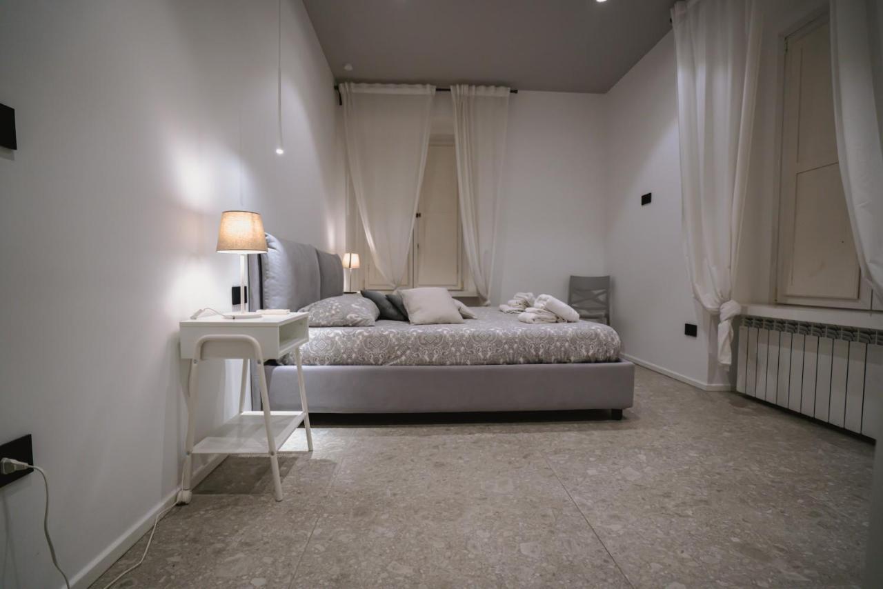 De Luca 6 Apartments Salerno Eksteriør billede