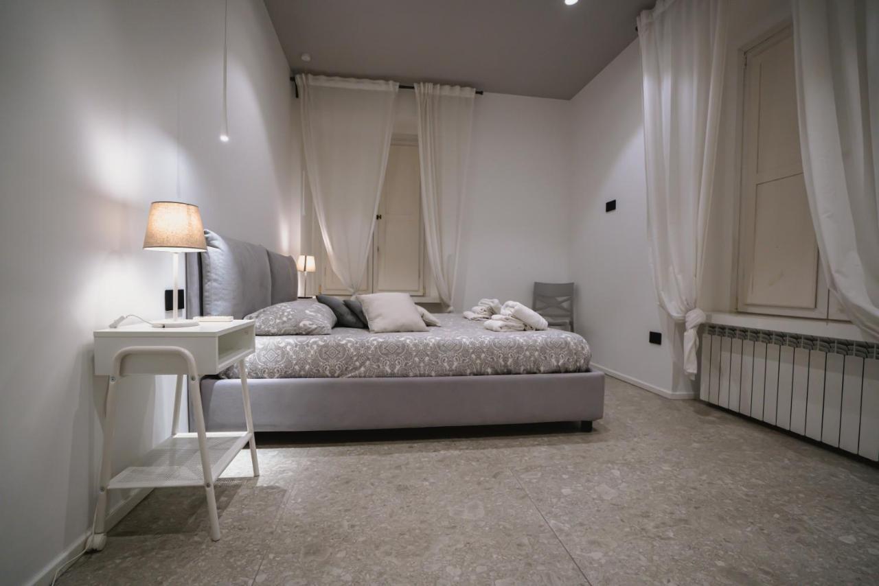 De Luca 6 Apartments Salerno Eksteriør billede