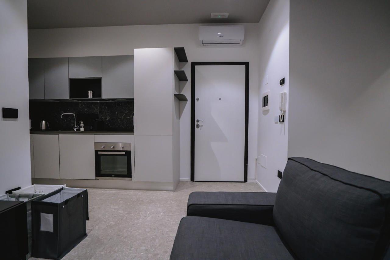 De Luca 6 Apartments Salerno Eksteriør billede