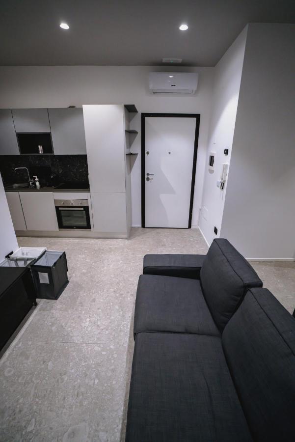 De Luca 6 Apartments Salerno Eksteriør billede