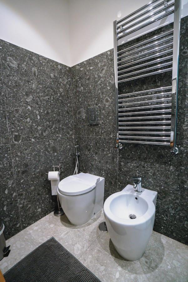 De Luca 6 Apartments Salerno Eksteriør billede